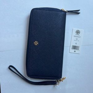 Tory Burch Emerson Wristlet Zip Continental Wallet in Tory Navy